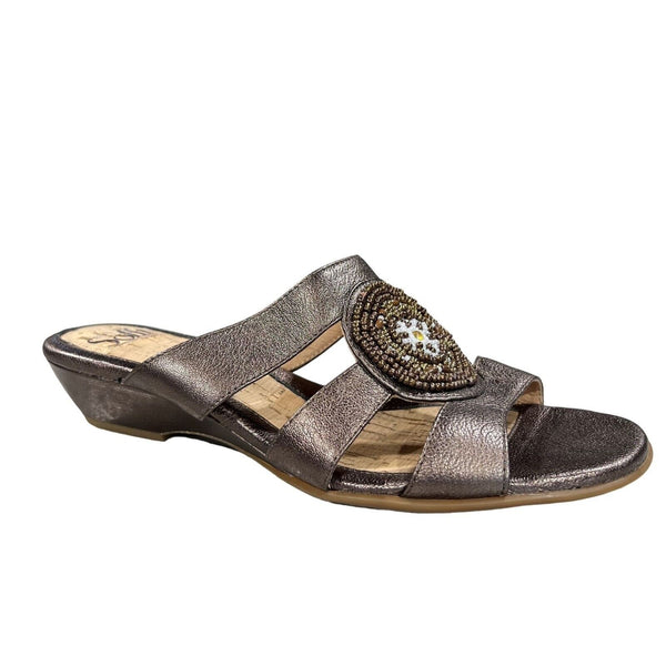 Söfft Brown Leather Beaded Sandals Size 9M Radella Shoes Slides
